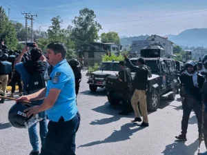 AJK arrests 72 in crackdown on banned group