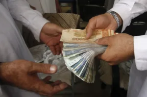 Govt cuts taxes, ends surcharge for four salaried class income slabs