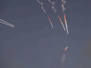US launches new strikes against Iranian targets
