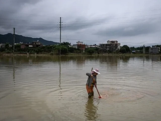 Floods, reservoir breach kill 39 in southern China