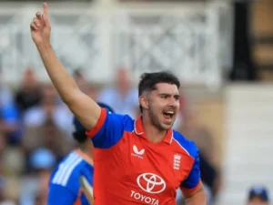 England quicks star as India suffer record T20I defeat