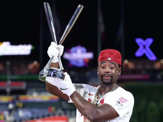 Walker smacks four in a row to snatch derby victory