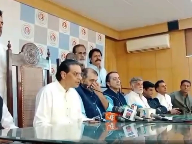 PTI criticises government over economy, governance and party leaders’ detention
