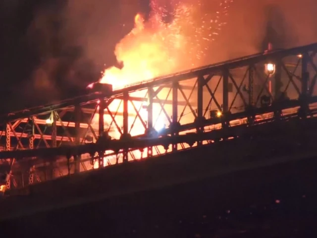 Fire breaks out on New York’s Brooklyn Bridge during US Independence Day fireworks display